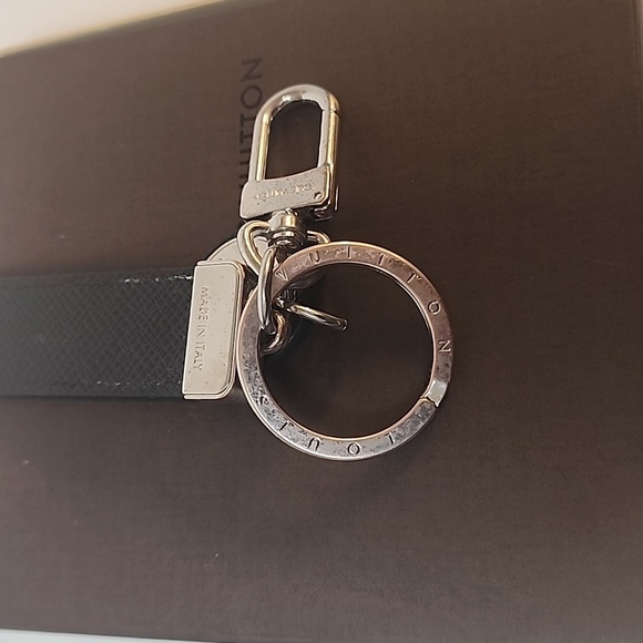 Louis Vuitton Taiga Porte Cles Neo Key Ring /Charm Black and Sliver - Picture 12 of 13